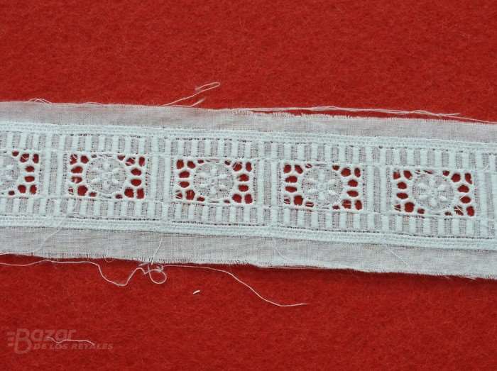 Entredos bordado blanco de 4cm de ancho